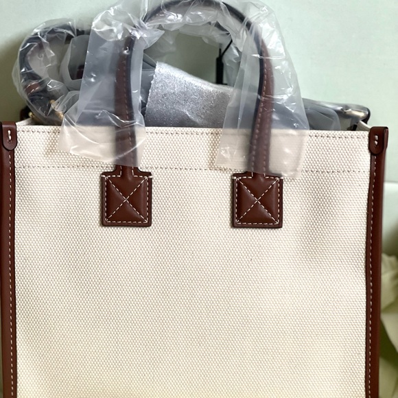 BURBERRY Mini Freya Tote Almost brand NEW! Used 3 times, it looks brand new! - Picture 7 of 14